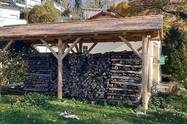 Überdachung_Rundholz_Holzschindel